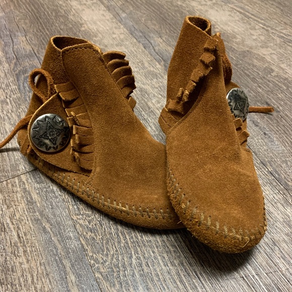 Minnetonka Other - Minnetonka Moccasins Children’s Size 9